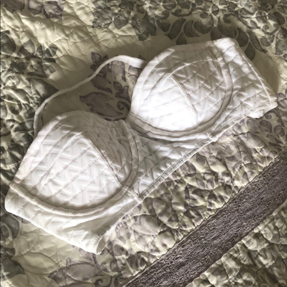 White halter/strapless bikini top